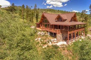 Custom Log Home with Panoramic Views for Sale in Silverthorne, Colorado