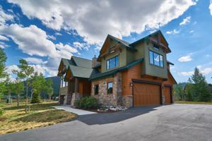 Mountain Home with Spectacular Views for Sale in Summit Cove, Colorado